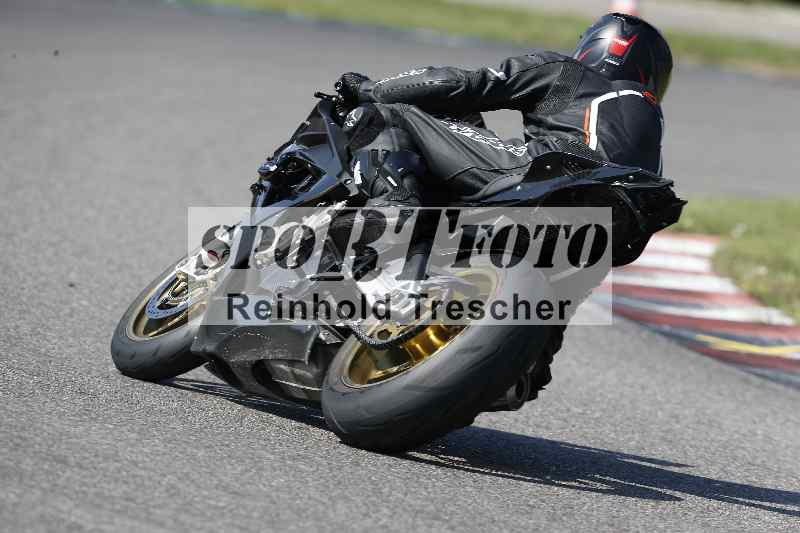 /44 09.08.2025 Plüss Moto Sport ADR/Freies Fahren/backside